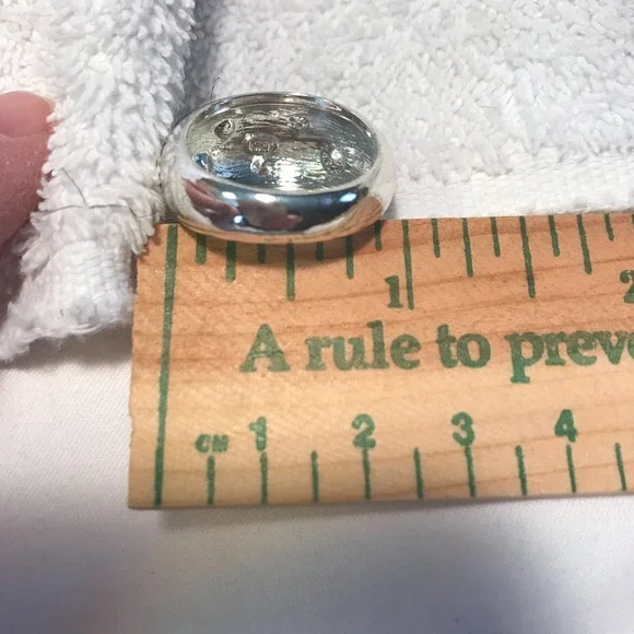 Avon 2012 Enamel Elegance Ring - grey -Size 10 - Picture 9 of 9